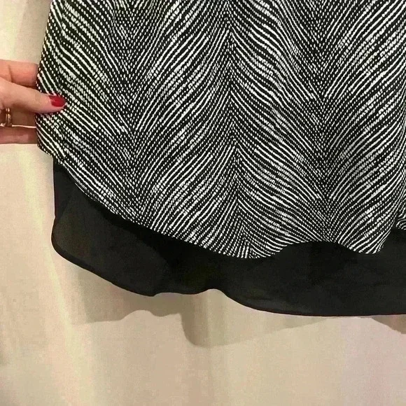 Women’s Black Sleeveless Worthington Blouse - Picture 2 of 4